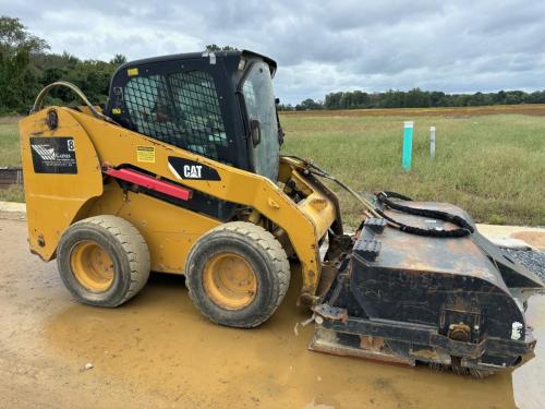 caterpillar-246-skid-steer-with-sweeper